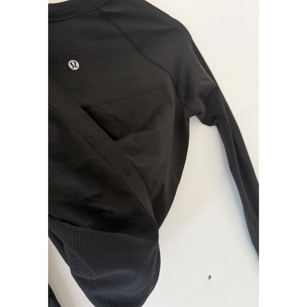Lululemon Swiftly Tech 2.0 Shirt Size 6 Black Athletic Workout Gym Top